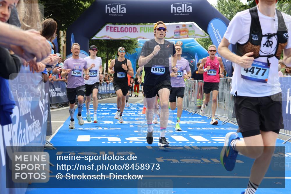 29.06.2025 - hella hamburg halbmarathon Strokosch-Dieckow http://msf.ph/oto/8458973 29.06.2025 10:34:54 Ziel 2879, 4477, 6704, 7466, 8864, 12044, 12204, 12751, 14629, 14952, 15391, 15902, 15991, 16140, 16177, 16712, 17643, 18183, 18220, 18419, 18837 meine-sportfotos.de