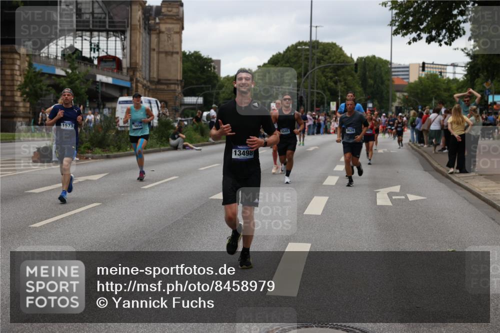 29.06.2025 - hella hamburg halbmarathon Yannick Fuchs http://msf.ph/oto/8458979 29.06.2025 10:56:32 20KM 1006, 1194, 1212, 1264, 1377, 1432, 1568, 1573, 1674, 1726, 3740, 4511, 6311, 6414, 6415, 6602, 6752, 7869, 8045, 8624, 8730, 10214, 10519, 11180, 11670, 12156, 12286, 13498, 13868, 14348, 14368, 14456, 16654, 16688, 16808, 17096, 17136, 17383, 17955, 18382, 18530, 19023 meine-sportfotos.de