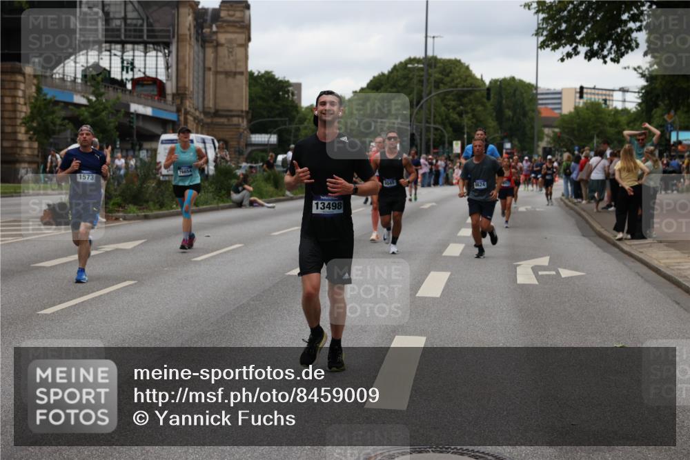 29.06.2025 - hella hamburg halbmarathon Yannick Fuchs http://msf.ph/oto/8459009 29.06.2025 10:56:32 20KM 1006, 1194, 1212, 1264, 1377, 1432, 1568, 1573, 1674, 1726, 3740, 4511, 6311, 6414, 6415, 6602, 6752, 7869, 8045, 8624, 8730, 10214, 10519, 11180, 11670, 12156, 12286, 13498, 13868, 14348, 14368, 14456, 16654, 16688, 16808, 17096, 17136, 17383, 17955, 18382, 18530, 19023 meine-sportfotos.de
