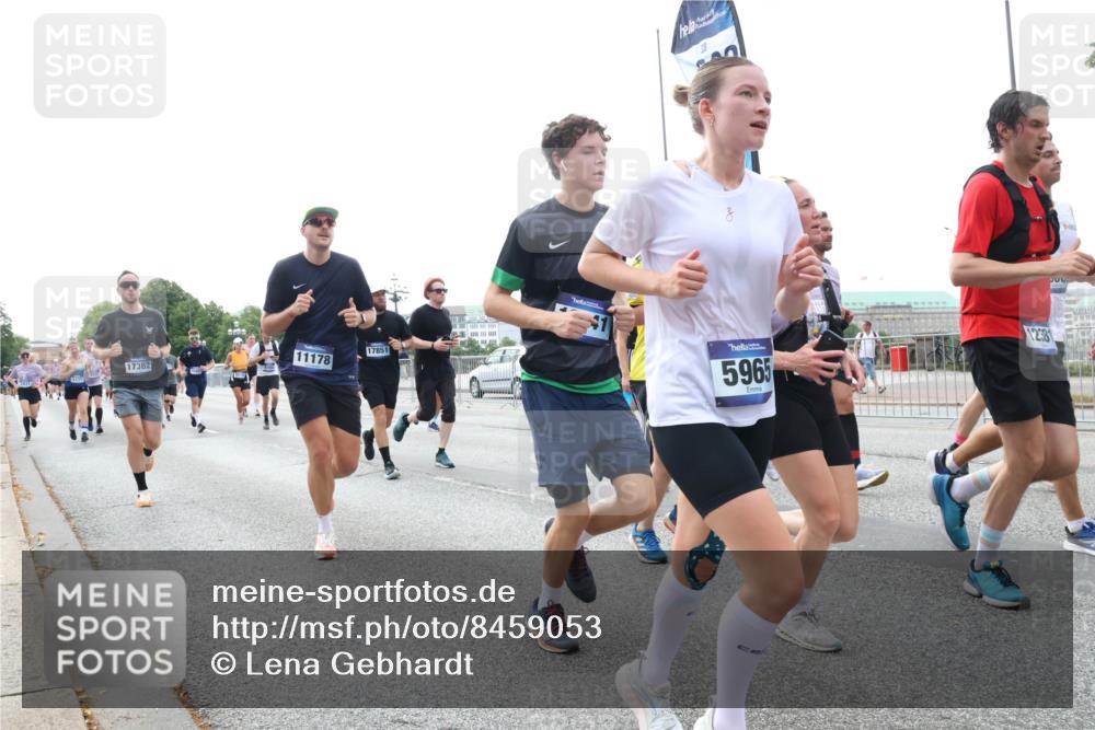 29.06.2025 - hella hamburg halbmarathon Lena Gebhardt http://msf.ph/oto/8459053 29.06.2025 10:31:44 Lombardsbrücke 11178, 17362, 17851, 5965, 12381, 0001, 1235, 1292, 1373, 1844, 1879, 2384, 2414, 2672, 2831, 2832, 2914, 3221, 3239, 3358, 3396, 3397, 3424, 3571, 3681, 3751, 3752, 4817, 4877, 4953, 5156, 5165, 5846, 5943, 5965, 6078, 6160, 6546, 6573, 6640, 6718, 6727, 7295, 7334, 7604, 7772, 7816, 7898, 8304, 8538, 8620, 8806, 9078, 9104, 9183, 9478, 9812, 9883, 10111, 10240, 10586, 11587, 13724, 14349, 15725, 16978, 17404, 17517, 17706 meine-sportfotos.de
