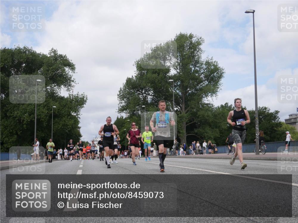29.06.2025 - hella hamburg halbmarathon Luisa Fischer http://msf.ph/oto/8459073 29.06.2025 10:37:46 Kennedybrücke 28014, 17412, 80, 2355, 2376, 2751, 2801, 3420, 8021, 8589, 8965, 9379, 9448, 10674 meine-sportfotos.de