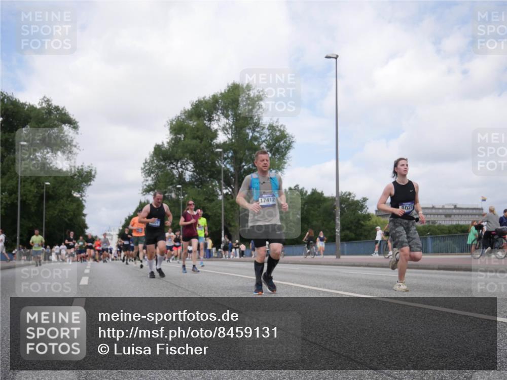 29.06.2025 - hella hamburg halbmarathon Luisa Fischer http://msf.ph/oto/8459131 29.06.2025 10:37:47 Kennedybrücke 17412, 8021, 2355, 2376, 2751, 2801, 3420, 6171, 6310, 7299, 8021, 8589, 8965, 9379, 9448 meine-sportfotos.de