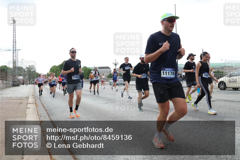29.06.2025 - hella hamburg halbmarathon Lena Gebhardt http://msf.ph/oto/8459136 29.06.2025 10:31:45 Lombardsbrücke 3571, 17362, 9882, 1235, 7851, 11178, 1697, 666666, 1235, 1292, 1373, 1844, 1879, 2384, 2672, 2831, 2832, 2914, 3221, 3239, 3358, 3396, 3397, 3424, 3571, 3681, 3751, 3752, 4877, 4953, 5156, 5165, 5601, 5846, 5965, 6078, 6160, 6546, 6573, 6640, 6718, 6727, 7295, 7334, 7604, 7695, 7772, 7816, 7898, 8304, 8538, 8620, 8806, 9078, 9104, 9183, 9478, 9812, 9883, 10111, 10240, 10586, 11587, 13724, 14349, 15725, 16978, 17404, 17517, 17706 meine-sportfotos.de