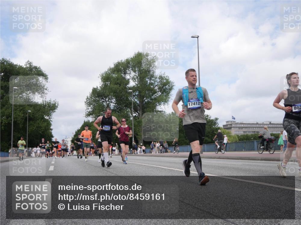 29.06.2025 - hella hamburg halbmarathon Luisa Fischer http://msf.ph/oto/8459161 29.06.2025 10:37:47 Kennedybrücke 2801, 17412, 802, 2355, 2376, 2751, 2801, 3420, 6171, 6310, 7299, 8021, 8589, 8965, 9379, 9448 meine-sportfotos.de