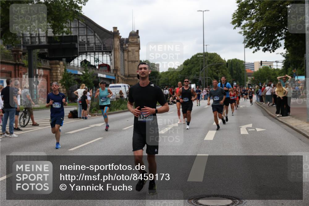 29.06.2025 - hella hamburg halbmarathon Yannick Fuchs http://msf.ph/oto/8459173 29.06.2025 10:56:33 20KM 1006, 1114, 1194, 1212, 1264, 1377, 1432, 1568, 1573, 1674, 1726, 1851, 3001, 3740, 4511, 6311, 6414, 6415, 6602, 6752, 7869, 8045, 8624, 8730, 10214, 10519, 11180, 12156, 12286, 13498, 14348, 14368, 14456, 16654, 16688, 16808, 17096, 17136, 17142, 17383, 18382, 18530, 19023 meine-sportfotos.de