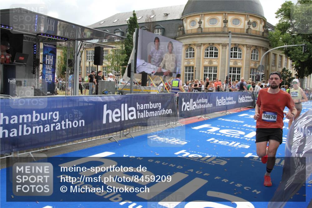 29.06.2025 - hella hamburg halbmarathon Michael Strokosch http://msf.ph/oto/8459209 29.06.2025 10:32:23 Ziel 7272, 10484, 10876, 16065 meine-sportfotos.de
