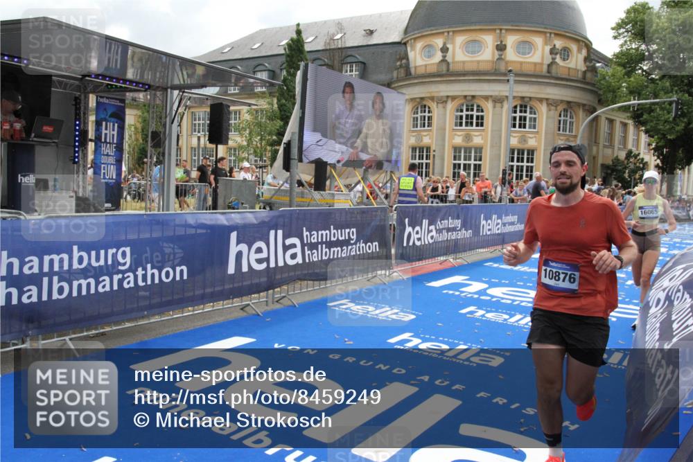 29.06.2025 - hella hamburg halbmarathon Michael Strokosch http://msf.ph/oto/8459249 29.06.2025 10:32:23 Ziel 7272, 10484, 10876, 16065 meine-sportfotos.de