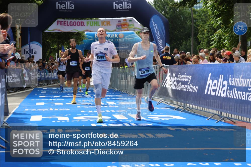 29.06.2025 - hella hamburg halbmarathon Strokosch-Dieckow http://msf.ph/oto/8459264 29.06.2025 10:34:49 Ziel 1217, 1562, 2879, 4477, 5048, 6704, 7466, 8864, 12204, 12369, 12751, 14388, 14549, 14629, 14952, 15991, 16140, 16712, 17643, 18183, 18220, 18237, 18419, 18837 meine-sportfotos.de