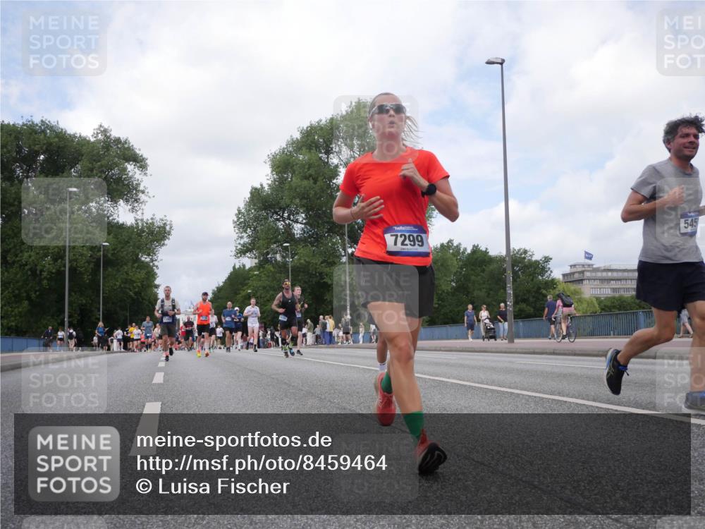 29.06.2025 - hella hamburg halbmarathon Luisa Fischer http://msf.ph/oto/8459464 29.06.2025 10:37:58 Kennedybrücke 7299, 545, 2355, 2751, 3130, 5453, 6171, 6310, 6329, 7299 meine-sportfotos.de