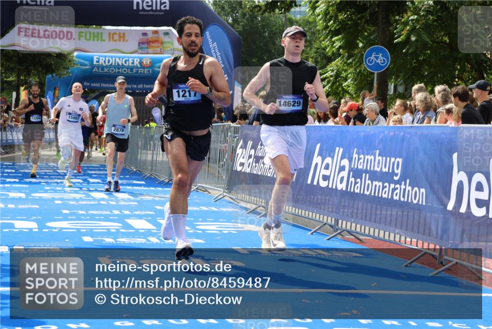 29.06.2025 - hella hamburg halbmarathon Strokosch-Dieckow http://msf.ph/oto/8459487 29.06.2025 10:34:48 Ziel 1217, 1562, 2879, 4477, 5048, 5152, 5554, 6704, 7466, 8864, 12204, 12369, 12751, 14388, 14549, 14603, 14629, 14952, 15991, 16140, 16712, 17014, 17643, 18183, 18220, 18237, 18419, 18837 meine-sportfotos.de