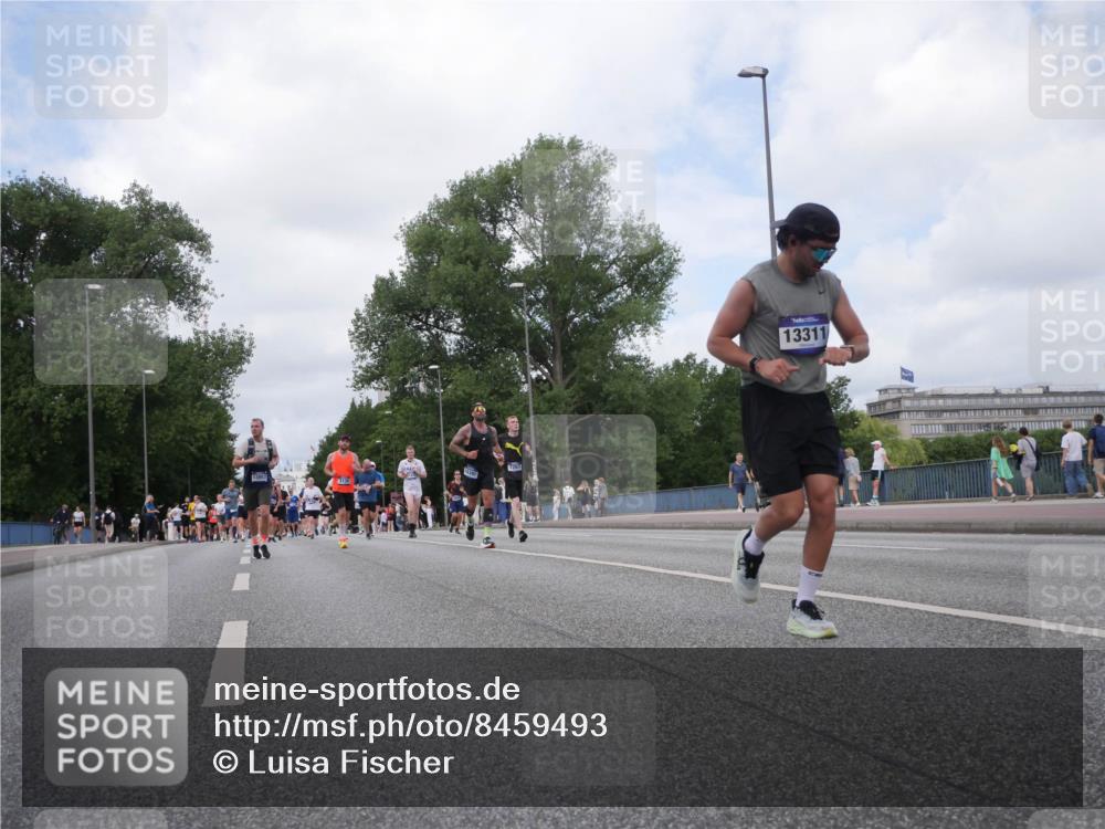 29.06.2025 - hella hamburg halbmarathon Luisa Fischer http://msf.ph/oto/8459493 29.06.2025 10:37:59 Kennedybrücke 7267, 3130, 13311, 2355, 3130, 4884, 5453, 6171, 6310, 6329, 7299, 8369 meine-sportfotos.de