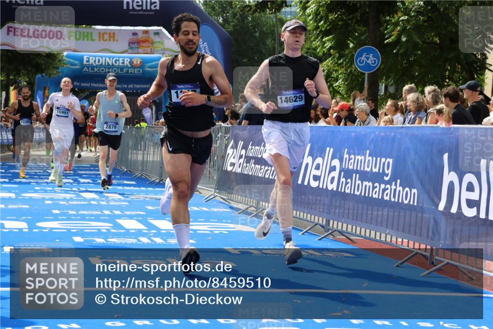 29.06.2025 - hella hamburg halbmarathon Strokosch-Dieckow http://msf.ph/oto/8459510 29.06.2025 10:34:48 Ziel 1217, 1562, 2879, 4477, 5048, 5152, 5554, 6704, 7466, 8864, 12204, 12369, 12751, 14388, 14549, 14603, 14629, 14952, 15991, 16140, 16712, 17014, 17643, 18183, 18220, 18237, 18419, 18837 meine-sportfotos.de