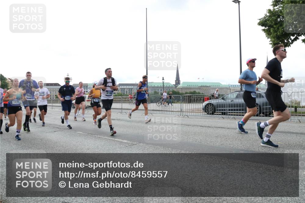29.06.2025 - hella hamburg halbmarathon Lena Gebhardt http://msf.ph/oto/8459557 29.06.2025 10:31:47 Lombardsbrücke 1235, 9882, 9478, 10421, 9078, 6160, 10415, 1235, 1311, 1373, 1844, 1879, 2384, 2672, 2831, 2832, 3221, 3239, 3358, 3396, 3397, 3424, 3571, 3681, 3751, 3752, 4877, 4953, 5156, 5165, 5601, 5846, 5965, 6078, 6160, 6546, 6573, 6640, 6718, 6727, 7295, 7334, 7344, 7695, 7772, 7789, 7816, 7898, 8304, 8538, 8620, 8806, 9078, 9104, 9183, 9478, 9812, 9883, 10240, 10586, 11587, 13724, 15725, 16978, 17404, 17517, 17706 meine-sportfotos.de