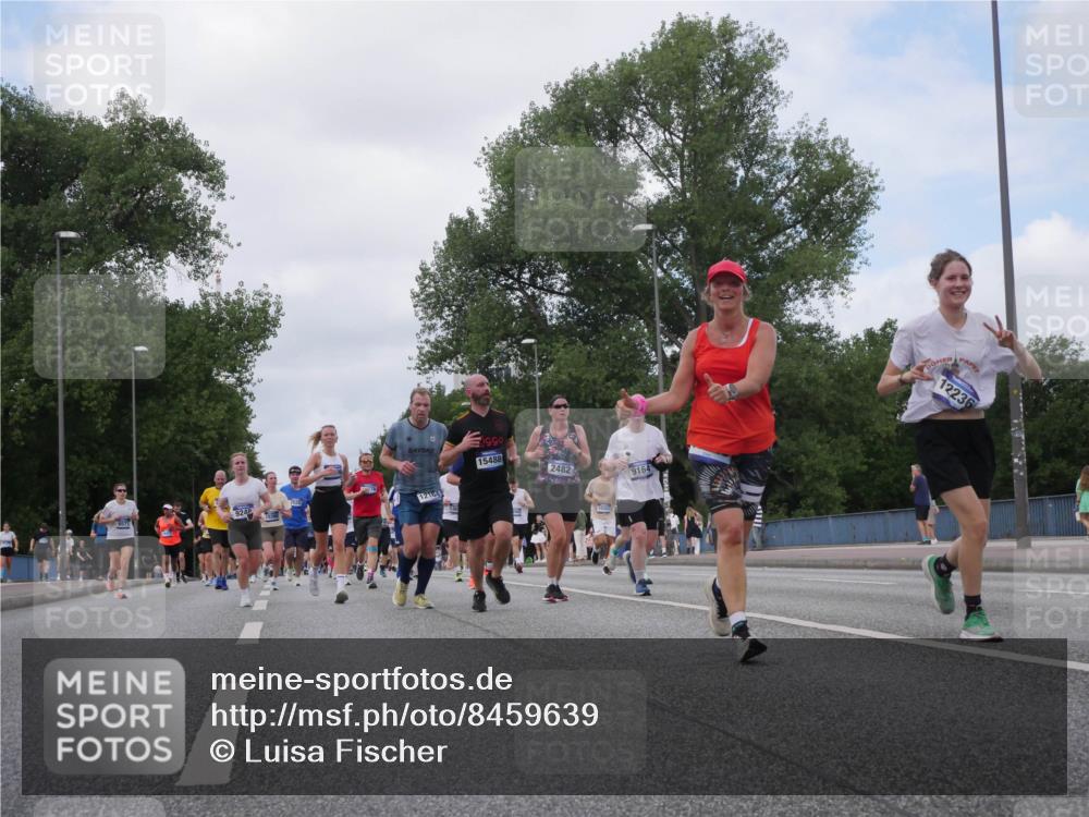 29.06.2025 - hella hamburg halbmarathon Luisa Fischer http://msf.ph/oto/8459639 29.06.2025 10:38:08 Kennedybrücke 12236, 990, 15488, 2482, 9164, 70, 12164, 1497, 2265, 2482, 3130, 3409, 4884, 6335, 6571, 7020, 8369, 9164, 9248, 10464, 10606 meine-sportfotos.de
