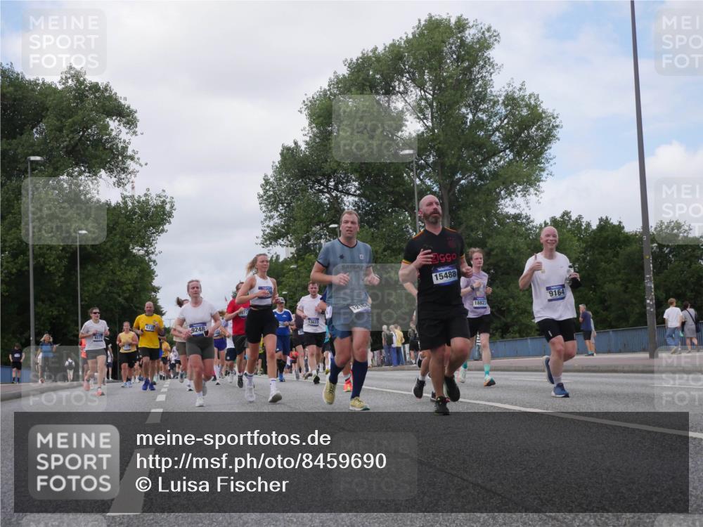 29.06.2025 - hella hamburg halbmarathon Luisa Fischer http://msf.ph/oto/8459690 29.06.2025 10:38:09 Kennedybrücke 6571, 1417, 26, 13623, 9248, 12164, 15488, 18823, 9164, 1417, 1497, 2265, 2482, 3130, 3409, 4884, 6335, 6571, 7020, 8369, 9164, 9248, 10335, 10464, 10606 meine-sportfotos.de
