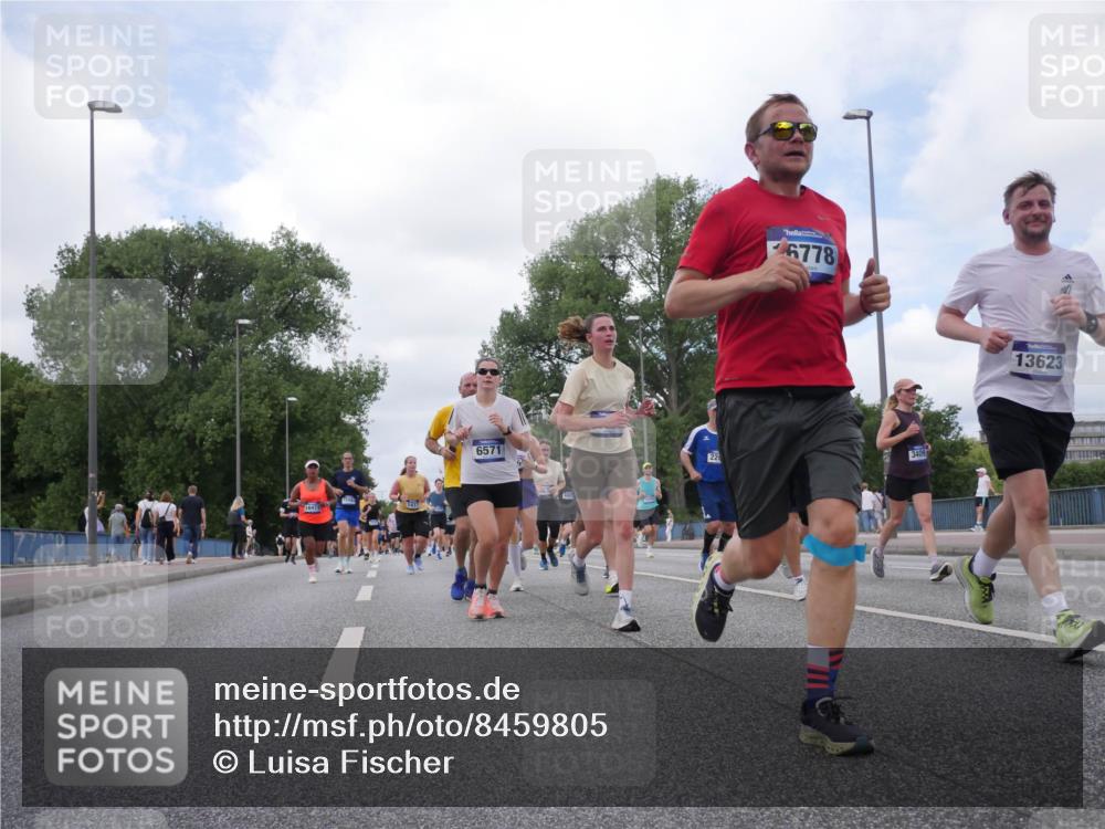 29.06.2025 - hella hamburg halbmarathon Luisa Fischer http://msf.ph/oto/8459805 29.06.2025 10:38:14 Kennedybrücke 16471, 6571, 6778, 22, 3409, 13623, 1417, 1497, 1849, 2265, 2482, 3409, 5027, 5793, 6335, 6571, 6746, 6803, 6859, 7020, 7733, 9164, 9248, 10335, 10464, 10606 meine-sportfotos.de