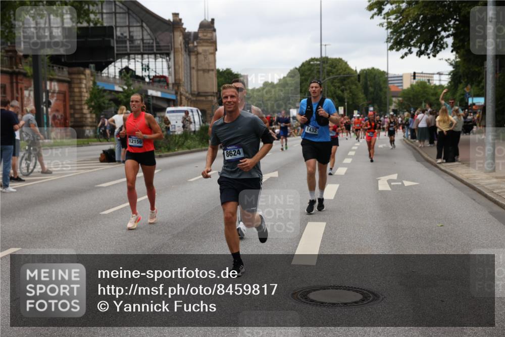 29.06.2025 - hella hamburg halbmarathon Yannick Fuchs http://msf.ph/oto/8459817 29.06.2025 10:56:36 20KM 1114, 1194, 1212, 1264, 1377, 1432, 1531, 1568, 1573, 1674, 1726, 1851, 3001, 3740, 4511, 6311, 6602, 6752, 7869, 8045, 8624, 8730, 10214, 10519, 11180, 12008, 12156, 12286, 13498, 14348, 14368, 16654, 16688, 17096, 17119, 17136, 17142, 18382, 18530, 19023 meine-sportfotos.de