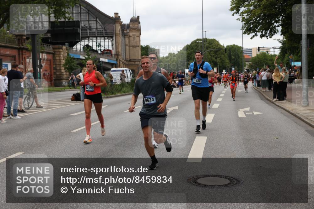 29.06.2025 - hella hamburg halbmarathon Yannick Fuchs http://msf.ph/oto/8459834 29.06.2025 10:56:36 20KM 1114, 1194, 1212, 1264, 1377, 1432, 1531, 1568, 1573, 1674, 1726, 1851, 3001, 3740, 4511, 6311, 6602, 6752, 7869, 8045, 8624, 8730, 10214, 10519, 11180, 12008, 12156, 12286, 13498, 14348, 14368, 16654, 16688, 17096, 17119, 17136, 17142, 18382, 18530, 19023 meine-sportfotos.de