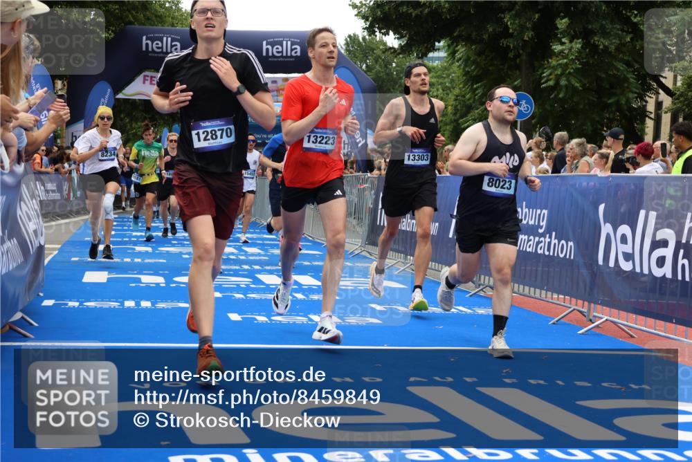 29.06.2025 - hella hamburg halbmarathon Strokosch-Dieckow http://msf.ph/oto/8459849 29.06.2025 10:47:31 Ziel 51, 1012, 1070, 1320, 1592, 1696, 2284, 2839, 2869, 2953, 3304, 5532, 5650, 5889, 6009, 8023, 8234, 8693, 8852, 8927, 9305, 10969, 11021, 12870, 13223, 13303, 14618, 14619, 15350, 15451, 15479, 15923, 16819, 17846, 17905, 18104, 18758, 18970, 18974, 19181 meine-sportfotos.de