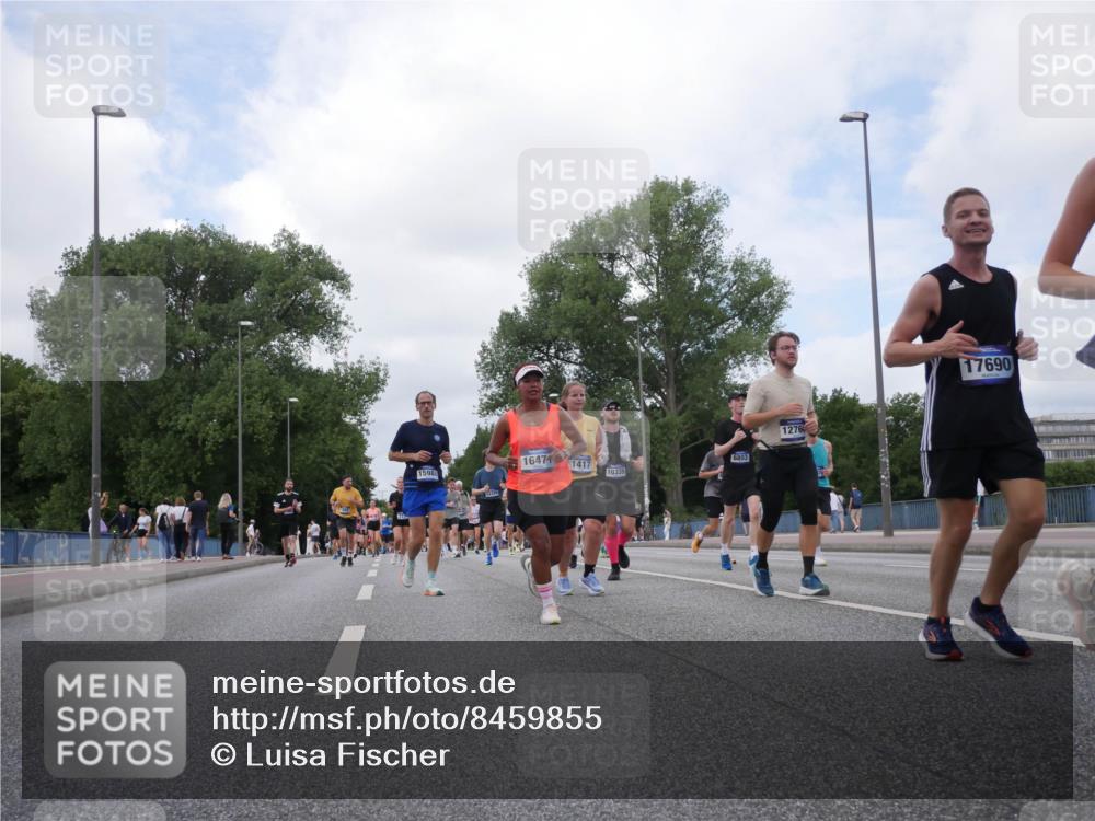 29.06.2025 - hella hamburg halbmarathon Luisa Fischer http://msf.ph/oto/8459855 29.06.2025 10:38:17 Kennedybrücke 16474, 1417, 6803, 10335, 1276, 17690, 1417, 1497, 1821, 1849, 2265, 3409, 5027, 5793, 6335, 6571, 6746, 6803, 6859, 7020, 7386, 7733, 9342, 10335, 10393, 10464 meine-sportfotos.de