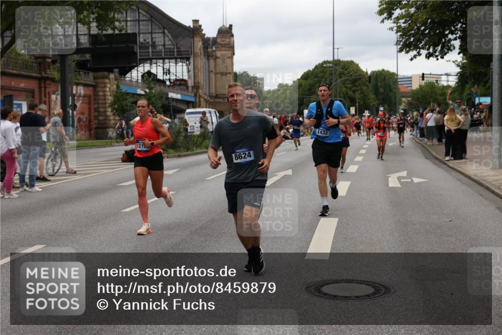 29.06.2025 - hella hamburg halbmarathon Yannick Fuchs http://msf.ph/oto/8459879 29.06.2025 10:56:36 20KM 1114, 1194, 1212, 1264, 1377, 1432, 1531, 1568, 1573, 1674, 1726, 1851, 3001, 3740, 4511, 6311, 6602, 6752, 7869, 8045, 8624, 8730, 10214, 10519, 11180, 12008, 12156, 12286, 13498, 14348, 14368, 16654, 16688, 17096, 17119, 17136, 17142, 18382, 18530, 19023 meine-sportfotos.de