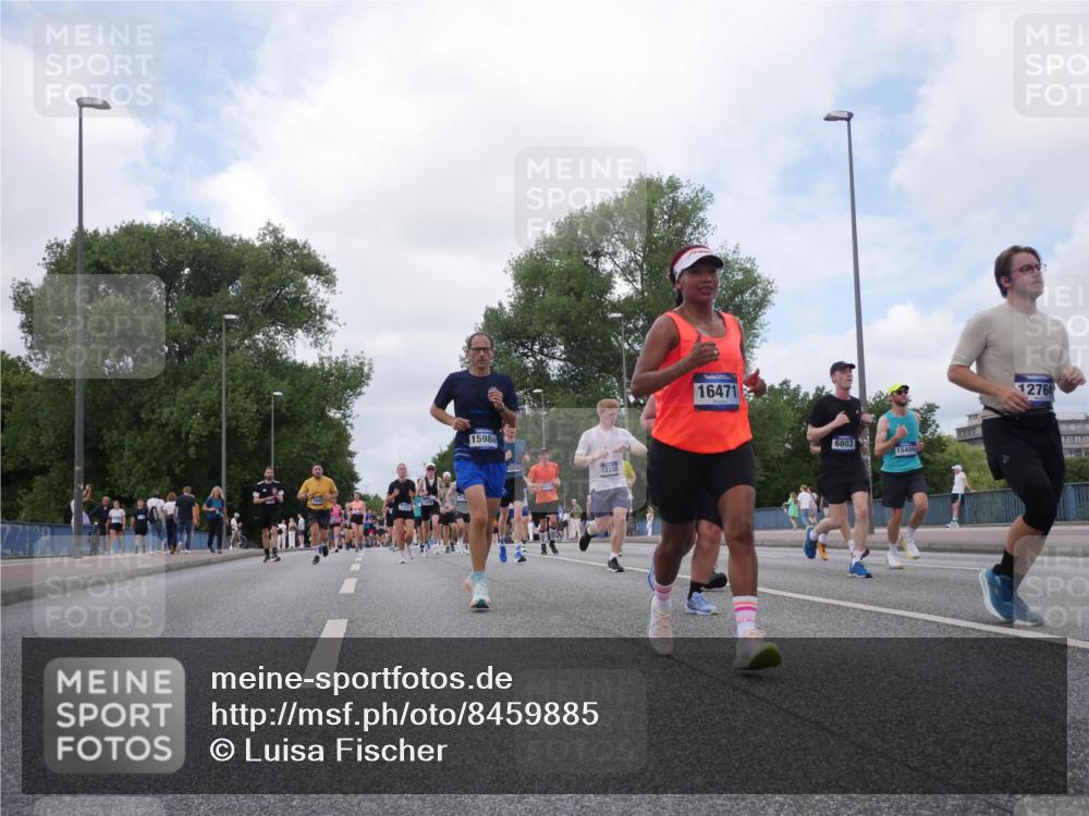 29.06.2025 - hella hamburg halbmarathon Luisa Fischer http://msf.ph/oto/8459885 29.06.2025 10:38:18 Kennedybrücke 15984, 12326, 12338, 16471, 6803, 15405, 12764, 1417, 1497, 1821, 1849, 2265, 3409, 4564, 5027, 5793, 6335, 6571, 6746, 6803, 6859, 7020, 7386, 7733, 9342, 10335, 10393, 10464 meine-sportfotos.de