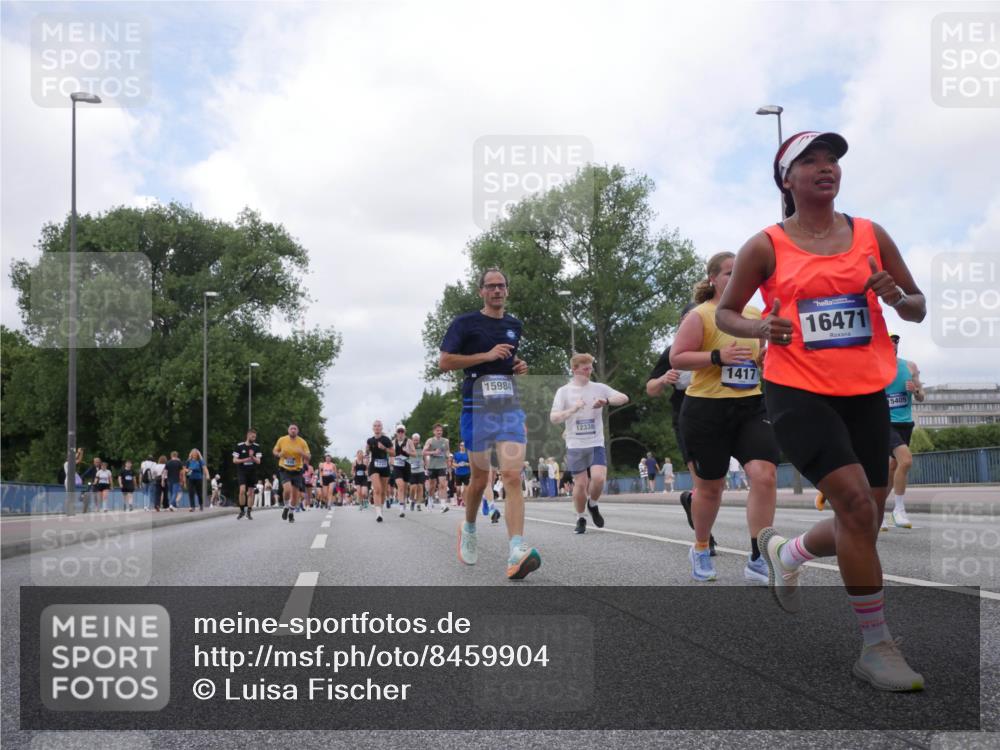 29.06.2025 - hella hamburg halbmarathon Luisa Fischer http://msf.ph/oto/8459904 29.06.2025 10:38:19 Kennedybrücke 15984, 12338, 1417, 16471, 15405, 1417, 1497, 1821, 1849, 2265, 4564, 5027, 5793, 6335, 6746, 6803, 6859, 7020, 7386, 7733, 9342, 10335, 10393 meine-sportfotos.de