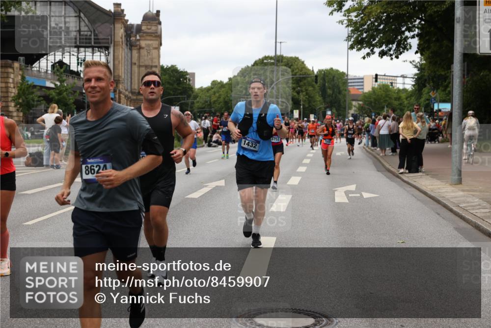 29.06.2025 - hella hamburg halbmarathon Yannick Fuchs http://msf.ph/oto/8459907 29.06.2025 10:56:36 20KM 1114, 1194, 1212, 1264, 1377, 1432, 1531, 1568, 1573, 1674, 1726, 1851, 3001, 3740, 4511, 6311, 6602, 6752, 7869, 8045, 8624, 8730, 10214, 10519, 11180, 12008, 12156, 12286, 13498, 14348, 14368, 16654, 16688, 17096, 17119, 17136, 17142, 18382, 18530, 19023 meine-sportfotos.de