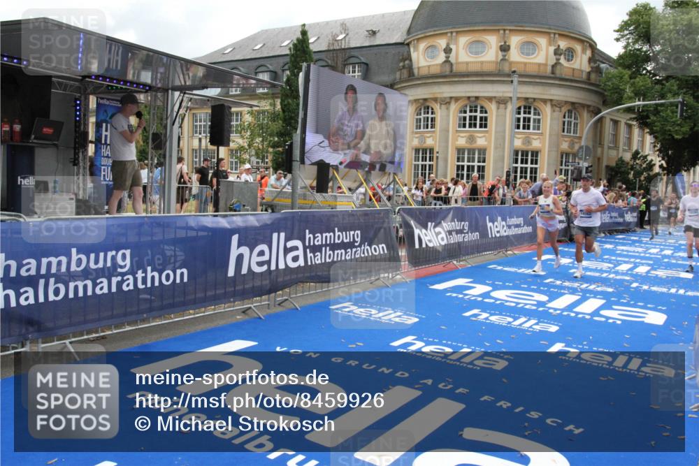 29.06.2025 - hella hamburg halbmarathon Michael Strokosch http://msf.ph/oto/8459926 29.06.2025 10:32:35 Ziel 1707, 5070, 8883, 11745, 11877, 13199, 14293, 14908, 16957, 18135, 18562, 18563 meine-sportfotos.de