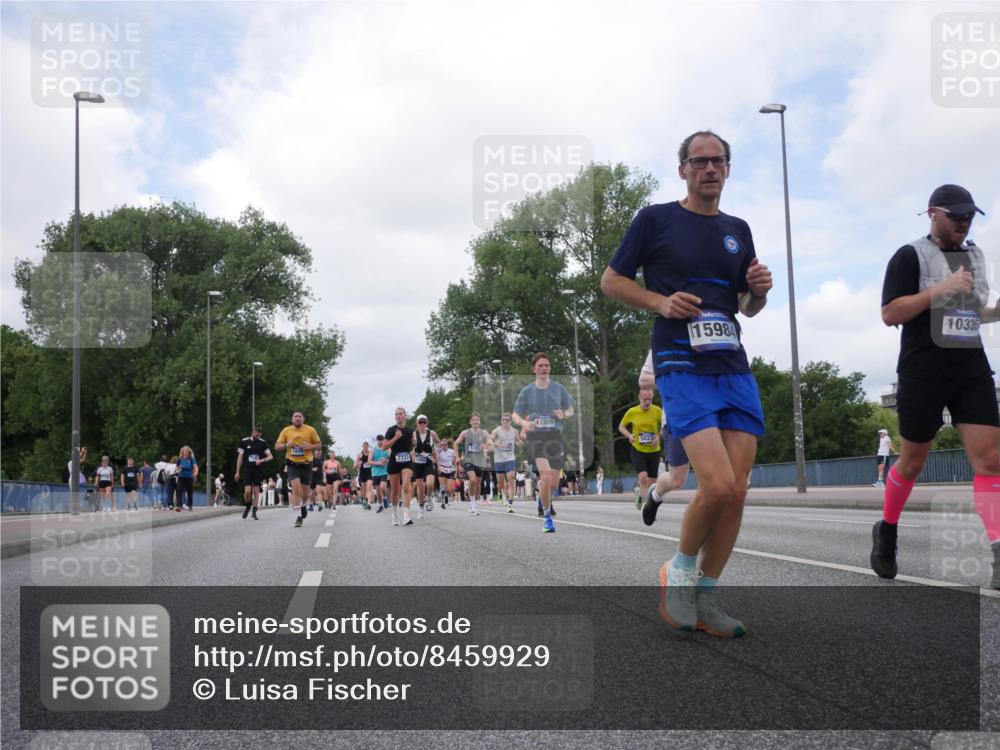 29.06.2025 - hella hamburg halbmarathon Luisa Fischer http://msf.ph/oto/8459929 29.06.2025 10:38:20 Kennedybrücke 57, 77337432, 12326, 5027, 15984, 10335, 1417, 1497, 1821, 1849, 2265, 4564, 5027, 5793, 6746, 6803, 6859, 7386, 7733, 9342, 10335, 10393 meine-sportfotos.de