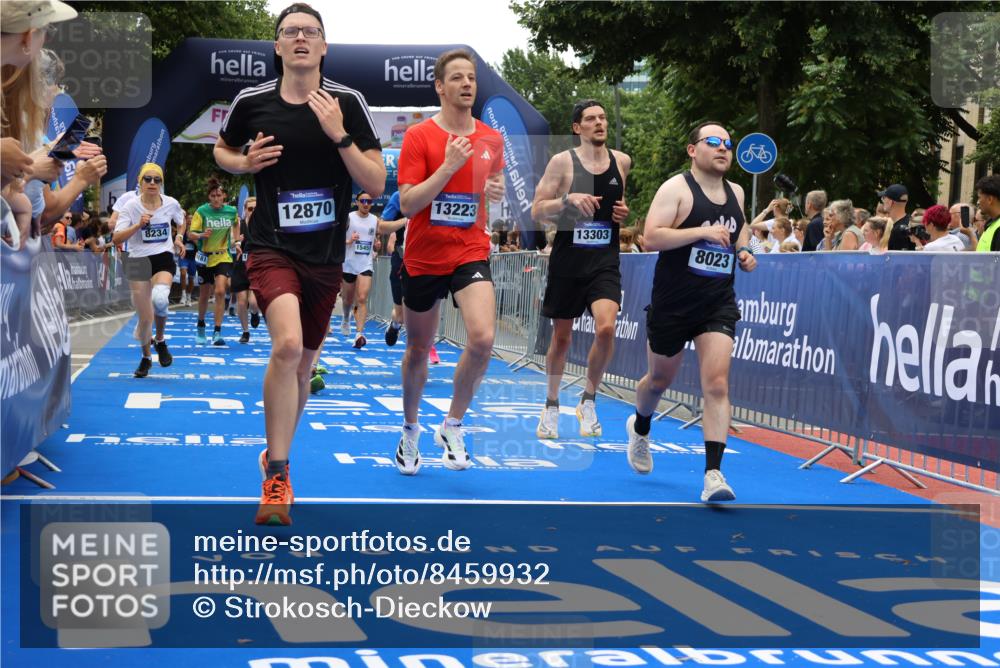 29.06.2025 - hella hamburg halbmarathon Strokosch-Dieckow http://msf.ph/oto/8459932 29.06.2025 10:47:31 Ziel 51, 1012, 1070, 1320, 1592, 1696, 2284, 2839, 2869, 2953, 3304, 5532, 5650, 5889, 6009, 8023, 8234, 8693, 8852, 8927, 9305, 10969, 11021, 12870, 13223, 13303, 14618, 14619, 15350, 15451, 15479, 15923, 16819, 17846, 17905, 18104, 18758, 18970, 18974, 19181 meine-sportfotos.de