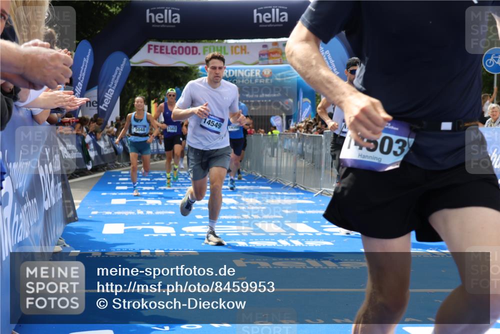 29.06.2025 - hella hamburg halbmarathon Strokosch-Dieckow http://msf.ph/oto/8459953 29.06.2025 10:34:43 Ziel 1217, 1562, 2879, 5048, 5152, 5554, 6169, 6878, 7466, 8395, 12204, 12369, 14289, 14388, 14549, 14603, 14629, 14952, 15887, 15991, 17014, 18026, 18237, 18419 meine-sportfotos.de