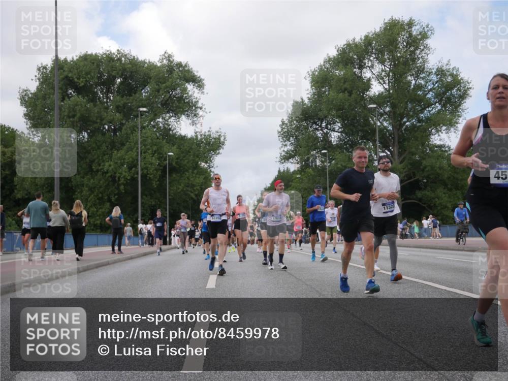 29.06.2025 - hella hamburg halbmarathon Luisa Fischer http://msf.ph/oto/8459978 29.06.2025 10:38:28 Kennedybrücke 10358, 17650, 522, 11320, 45, 1821, 2198, 3170, 3958, 4333, 4564, 4696, 6365, 6379, 6397, 7386, 8249, 9342, 9803, 10358, 10393 meine-sportfotos.de