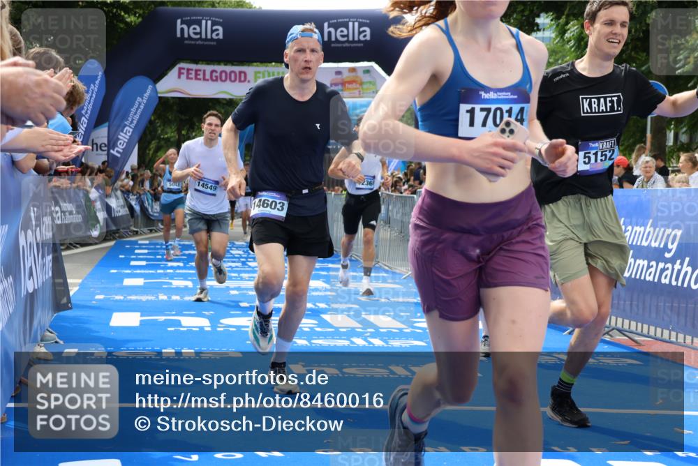 29.06.2025 - hella hamburg halbmarathon Strokosch-Dieckow http://msf.ph/oto/8460016 29.06.2025 10:34:42 Ziel 1217, 1562, 2879, 5048, 5152, 5554, 6169, 6878, 8395, 12369, 14289, 14388, 14549, 14603, 14629, 15887, 15991, 16148, 17014, 18026, 18237 meine-sportfotos.de