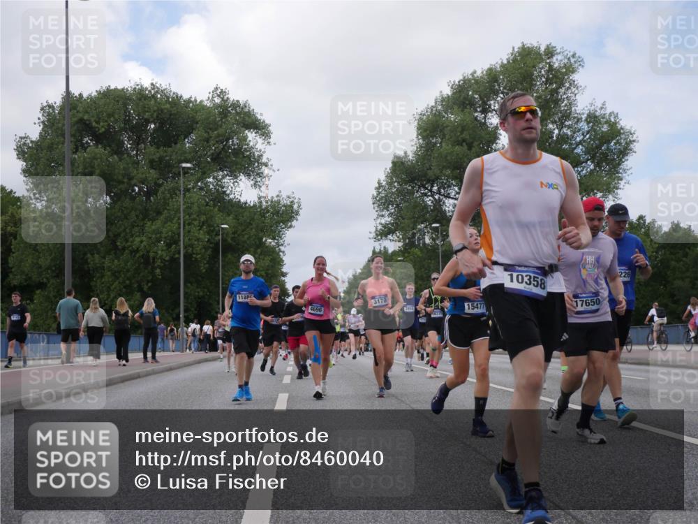 29.06.2025 - hella hamburg halbmarathon Luisa Fischer http://msf.ph/oto/8460040 29.06.2025 10:38:32 Kennedybrücke 1188, 9143, 4696, 3170, 3958, 18375, 15477, 226, 10358, 17650, 2198, 3170, 3958, 4333, 4696, 4703, 6365, 6379, 6397, 8249, 8296, 9803, 10358 meine-sportfotos.de