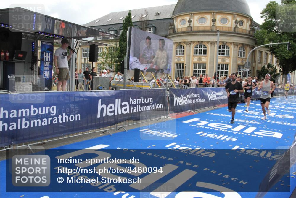 29.06.2025 - hella hamburg halbmarathon Michael Strokosch http://msf.ph/oto/8460094 29.06.2025 10:32:39 Ziel 1707, 1990, 11877, 13199, 14293, 14908, 16619, 18135, 18562, 18563 meine-sportfotos.de
