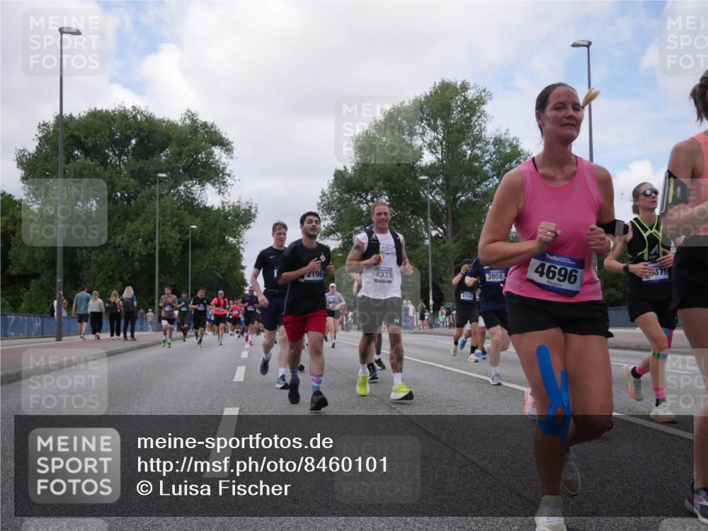 29.06.2025 - hella hamburg halbmarathon Luisa Fischer http://msf.ph/oto/8460101 29.06.2025 10:38:35 Kennedybrücke 2198, 4333, 4704, 3958, 4696, 375, 2198, 2787, 3170, 3958, 4333, 4696, 4703, 6029, 6365, 6397, 6471, 8249, 8296, 9803, 10358, 10360 meine-sportfotos.de