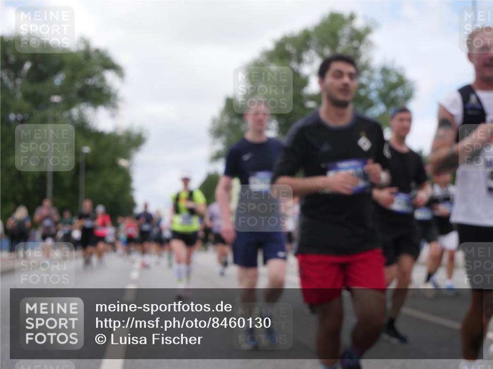 29.06.2025 - hella hamburg halbmarathon Luisa Fischer http://msf.ph/oto/8460130 29.06.2025 10:38:37 Kennedybrücke 2198, 2787, 3170, 3958, 4333, 4696, 4703, 6029, 6189, 6365, 6397, 6471, 8249, 8296, 9803, 10360, 10652 meine-sportfotos.de