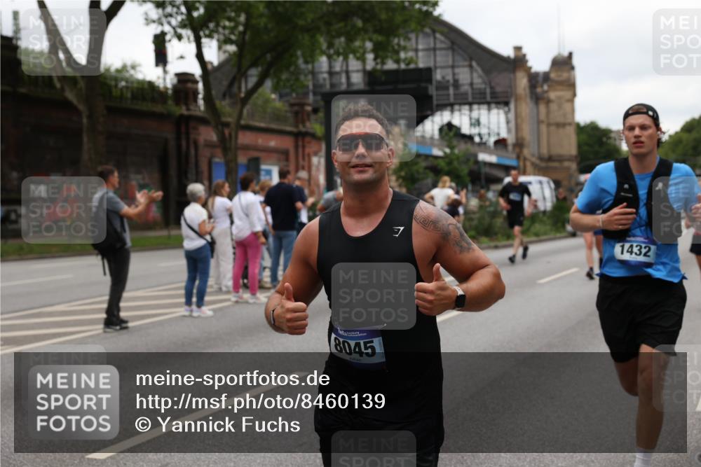 29.06.2025 - hella hamburg halbmarathon Yannick Fuchs http://msf.ph/oto/8460139 29.06.2025 10:56:38 20KM 1114, 1194, 1212, 1264, 1377, 1432, 1531, 1573, 1674, 1851, 2447, 2911, 3001, 3740, 4511, 6311, 6602, 6752, 7869, 8045, 8068, 8624, 8730, 11180, 12008, 12156, 12286, 13498, 13874, 14348, 14368, 14677, 16654, 16688, 17096, 17119, 17136, 17142, 18382, 18530, 19023 meine-sportfotos.de