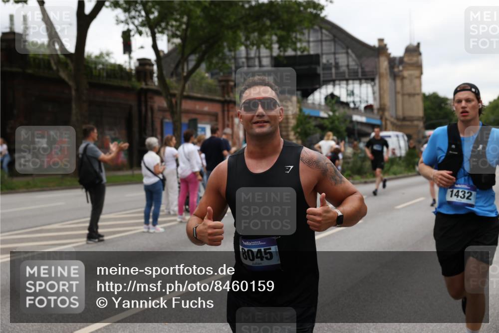 29.06.2025 - hella hamburg halbmarathon Yannick Fuchs http://msf.ph/oto/8460159 29.06.2025 10:56:38 20KM 1114, 1194, 1212, 1264, 1377, 1432, 1531, 1573, 1674, 1851, 2447, 2911, 3001, 3740, 4511, 6311, 6602, 6752, 7869, 8045, 8068, 8624, 8730, 11180, 12008, 12156, 12286, 13498, 13874, 14348, 14368, 14677, 16654, 16688, 17096, 17119, 17136, 17142, 18382, 18530, 19023 meine-sportfotos.de