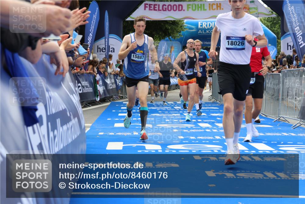 29.06.2025 - hella hamburg halbmarathon Strokosch-Dieckow http://msf.ph/oto/8460176 29.06.2025 10:34:37 Ziel 1644, 5048, 5152, 5554, 6169, 6878, 7534, 8395, 11230, 11661, 12369, 14289, 14549, 14603, 15887, 16148, 17014, 18026 meine-sportfotos.de