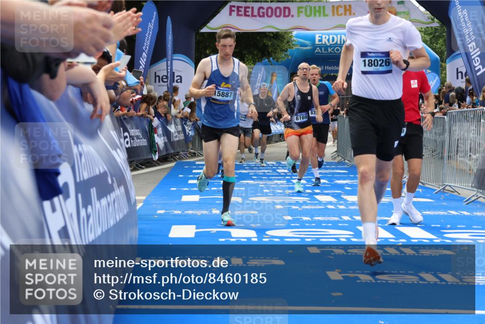 29.06.2025 - hella hamburg halbmarathon Strokosch-Dieckow http://msf.ph/oto/8460185 29.06.2025 10:34:37 Ziel 1644, 5048, 5152, 5554, 6169, 6878, 7534, 8395, 11230, 11661, 12369, 14289, 14549, 14603, 15887, 16148, 17014, 18026 meine-sportfotos.de