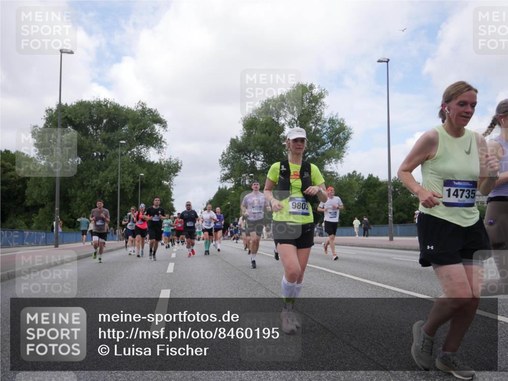29.06.2025 - hella hamburg halbmarathon Luisa Fischer http://msf.ph/oto/8460195 29.06.2025 10:38:39 Kennedybrücke 11838, 117, 9803, 14735, 2198, 2787, 3958, 4703, 4965, 5147, 6029, 6189, 6365, 6397, 6471, 8296, 9803, 10360, 10652 meine-sportfotos.de