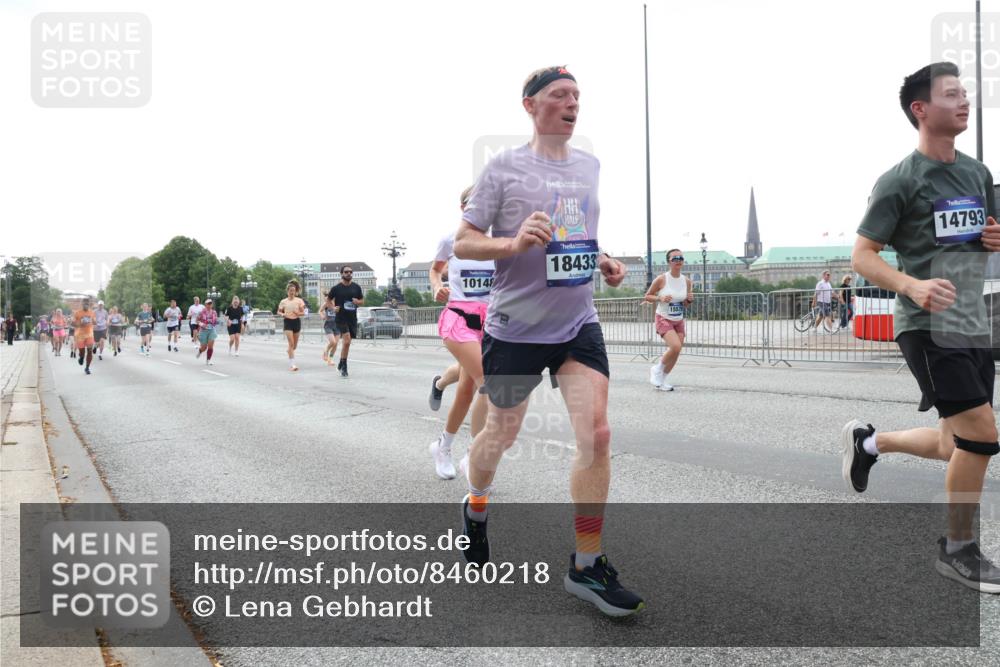29.06.2025 - hella hamburg halbmarathon Lena Gebhardt http://msf.ph/oto/8460218 29.06.2025 10:31:50 Lombardsbrücke 10148, 18433, 15575, 14793, 1235, 1311, 1373, 1844, 1879, 2384, 2672, 2831, 2832, 3221, 3239, 3358, 3396, 3397, 3424, 3571, 3681, 3751, 3752, 4877, 4953, 5156, 5165, 5601, 5846, 5965, 6078, 6160, 6546, 6573, 6640, 6718, 6727, 7135, 7295, 7334, 7344, 7570, 7695, 7772, 7789, 7816, 7898, 8304, 8538, 8620, 8806, 9078, 9104, 9183, 9478, 9812, 9883, 10240, 10586, 11587, 13724, 16978, 17404, 17517, 17706 meine-sportfotos.de