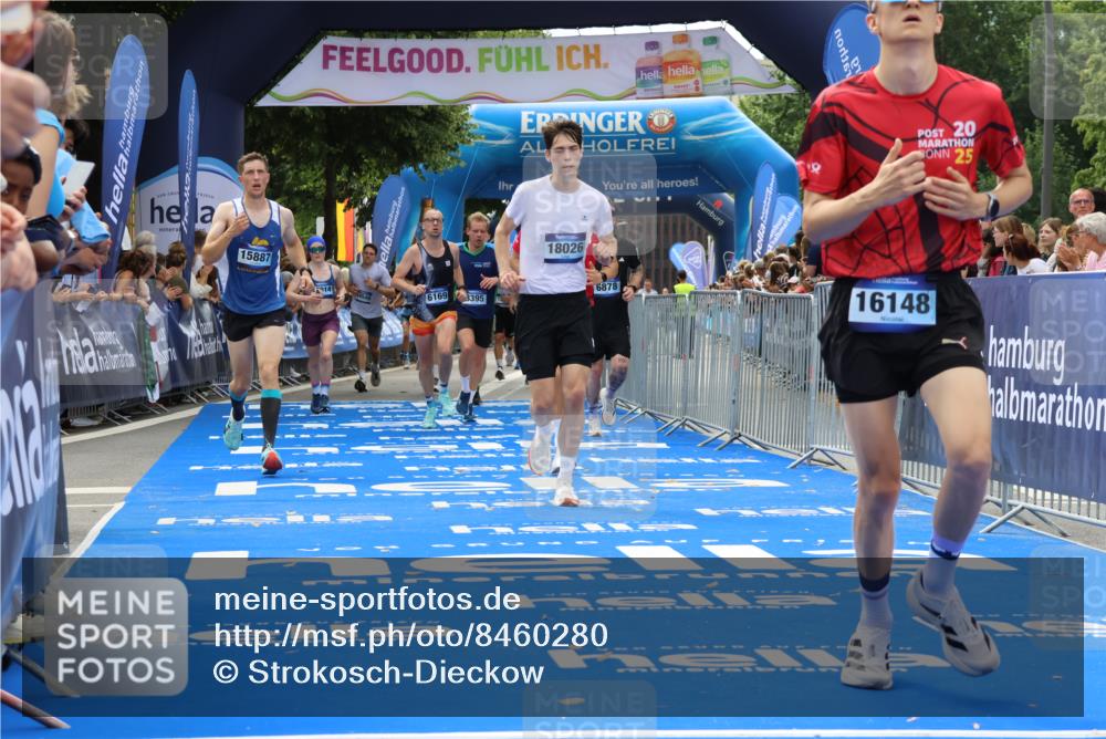 29.06.2025 - hella hamburg halbmarathon Strokosch-Dieckow http://msf.ph/oto/8460280 29.06.2025 10:34:35 Ziel 1644, 5152, 5554, 6169, 6878, 7534, 8395, 11230, 11661, 13618, 14289, 14603, 15887, 16148, 17014, 18026 meine-sportfotos.de