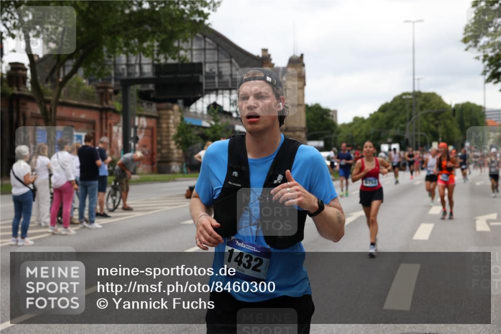 29.06.2025 - hella hamburg halbmarathon Yannick Fuchs http://msf.ph/oto/8460300 29.06.2025 10:56:39 20KM 1114, 1194, 1212, 1264, 1377, 1432, 1531, 1573, 1674, 1851, 2447, 2911, 3001, 3740, 4511, 6311, 6602, 6752, 7869, 8045, 8068, 8624, 8730, 11180, 12008, 12156, 12286, 13498, 13874, 14348, 14368, 14677, 16654, 16688, 17096, 17119, 17142, 18382, 18530, 19023 meine-sportfotos.de