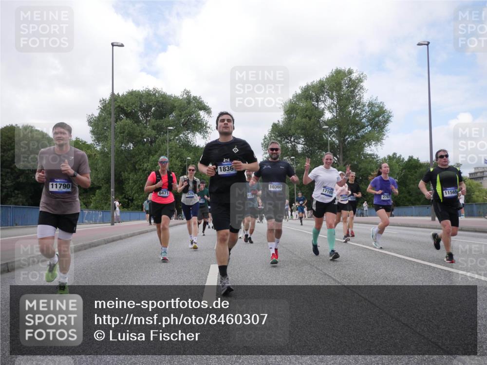 29.06.2025 - hella hamburg halbmarathon Luisa Fischer http://msf.ph/oto/8460307 29.06.2025 10:38:42 Kennedybrücke 11790, 6471, 15783, 1836, 10360, 17105, 11565, 1686, 19239, 2787, 2787, 3828, 4703, 4965, 5147, 6029, 6189, 6471, 6867, 8296, 8567, 9819, 10360, 10565, 10652 meine-sportfotos.de