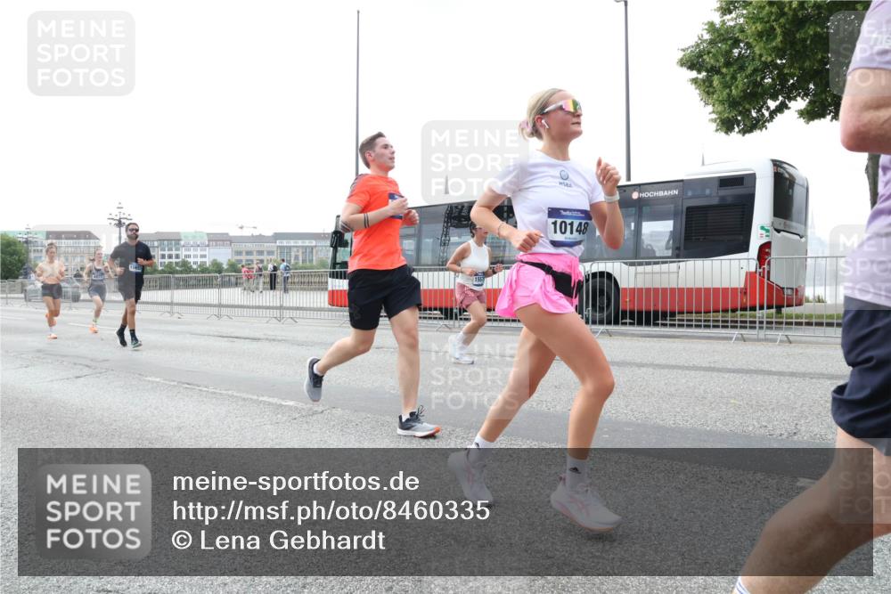 29.06.2025 - hella hamburg halbmarathon Lena Gebhardt http://msf.ph/oto/8460335 29.06.2025 10:31:51 Lombardsbrücke 10148, 1235, 1311, 1373, 1844, 1879, 2384, 2672, 2831, 2832, 3221, 3239, 3358, 3396, 3397, 3424, 3571, 3681, 3751, 3752, 3822, 4877, 4924, 4953, 5156, 5165, 5601, 5846, 5965, 6078, 6160, 6546, 6573, 6640, 6718, 6727, 7135, 7295, 7334, 7344, 7570, 7695, 7772, 7789, 7816, 7898, 8304, 8538, 8620, 8806, 9078, 9104, 9183, 9478, 9812, 9883, 10240, 10586, 11587, 13724, 16978, 17404, 17517, 17706 meine-sportfotos.de
