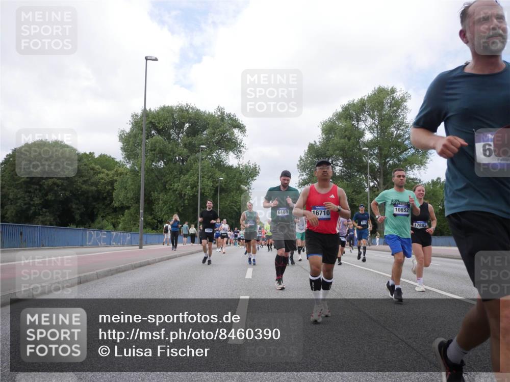 29.06.2025 - hella hamburg halbmarathon Luisa Fischer http://msf.ph/oto/8460390 29.06.2025 10:38:45 Kennedybrücke 17998, 6189, 16710, 514, 10652, 17883, 6, 2787, 3828, 4965, 5147, 6029, 6189, 6471, 6867, 8567, 9470, 9819, 10360, 10565, 10652 meine-sportfotos.de