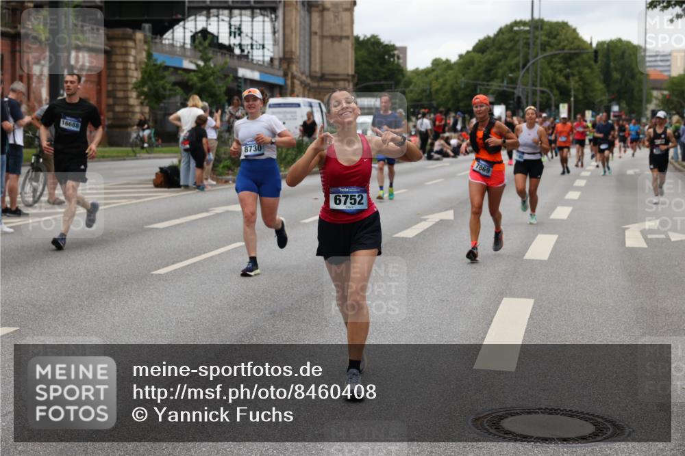 29.06.2025 - hella hamburg halbmarathon Yannick Fuchs http://msf.ph/oto/8460408 29.06.2025 10:56:40 20KM 1114, 1194, 1212, 1264, 1432, 1531, 1573, 1674, 1851, 2447, 2911, 3001, 3740, 4511, 6311, 6602, 6752, 7453, 7869, 8045, 8068, 8624, 8730, 11180, 12008, 12156, 12286, 13498, 13874, 14348, 14368, 14677, 16654, 16688, 17096, 17119, 17142, 18382, 18530 meine-sportfotos.de